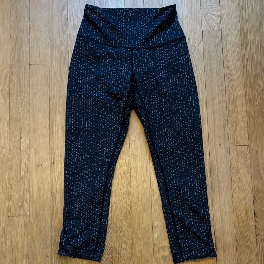Lululemon Black Patterned High-Waisted Crop Leggings